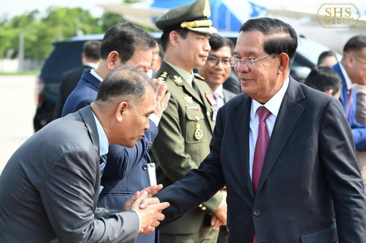 សម្តេចតេជោ ហ៊ុន សែន ដឹកនាំគណៈប្រតិភូចាកចេញពីអាកាសយានដ្ឋានអន្តរជាតិ Noi Bai ត្រលប់មកមាតុប្រទេសវិញ