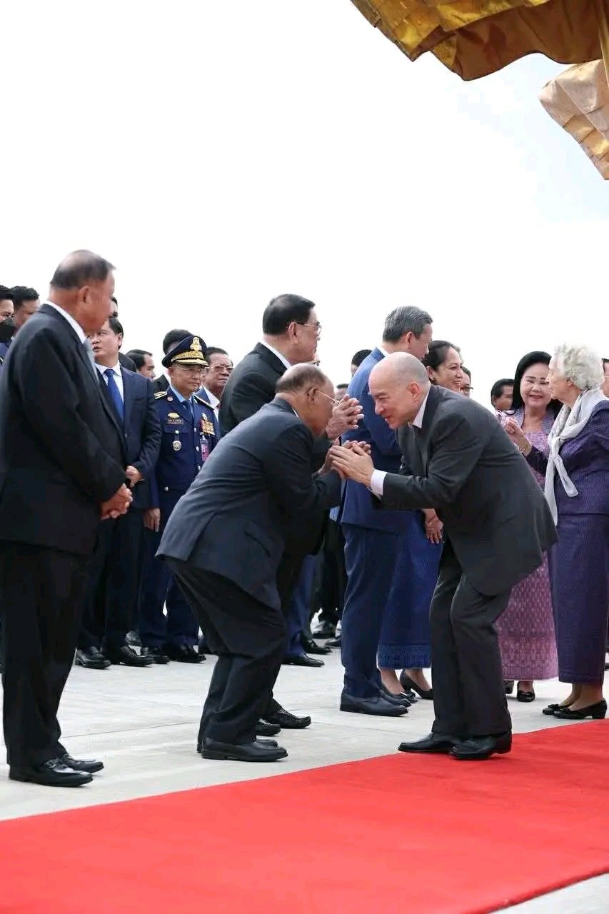 ព្រះមហាក្សត្រ និងសម្តេចម៉ែ យាងនិវត្តន៍មកកាន់មាតុភូមិ ប្រកបដោយសុខសុវត្ថិភាព ក្រោយបញ្ចប់ការពិនិត្យព្រះរាជសុខភាព នៅរដ្ឋធានីប៉េកាំង